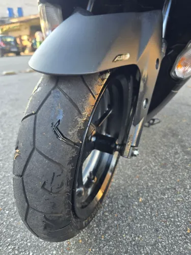 Moto muito nova.