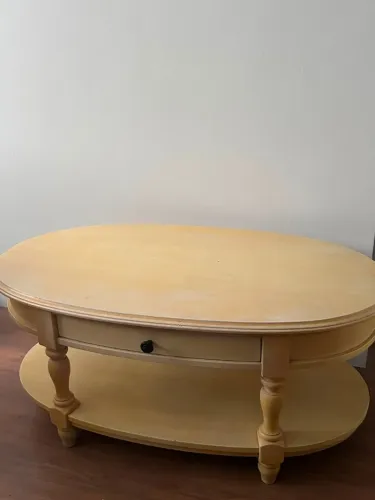 Mesa de centro amarela