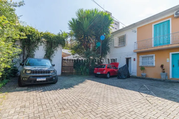 CASA DE VILA PINHEIROS 3 DORMITÓRIOS 2 VAGAS