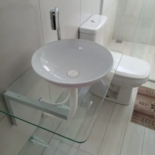 Bancada em vidro para banheiro