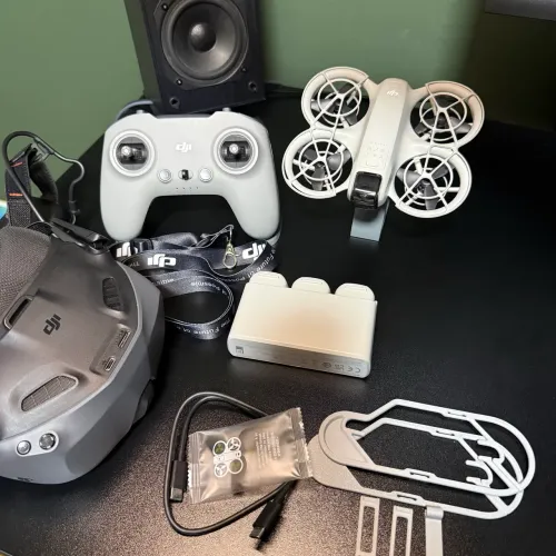 Drone Dji Neo Fly More Combo (Óculos e controle FPV)