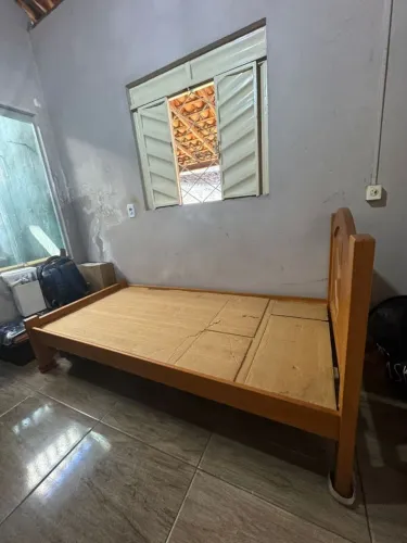 Cama solteiro Semi Nova