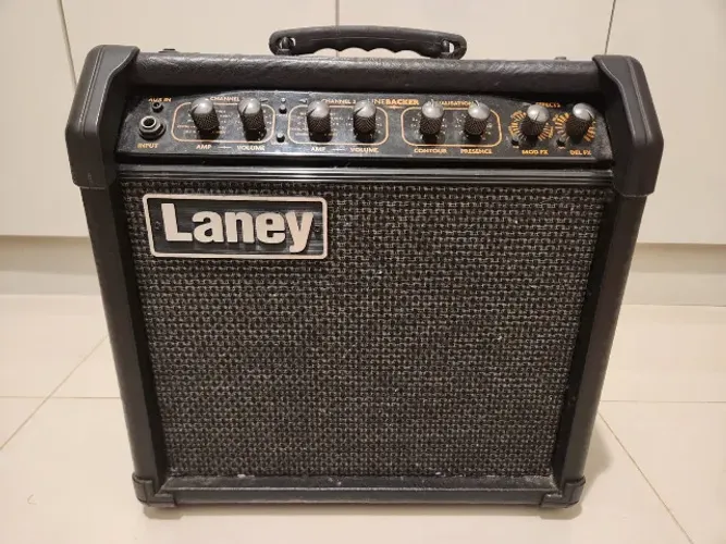 Laney Linebacker LR20 20W - Amplificador de Guitarra (com chave seletora de voltagem)