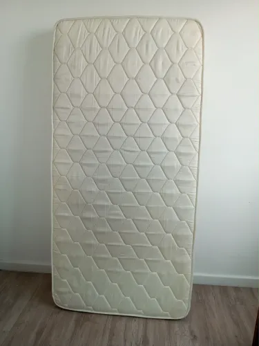 Cama infantil Tok Stok com Colchão