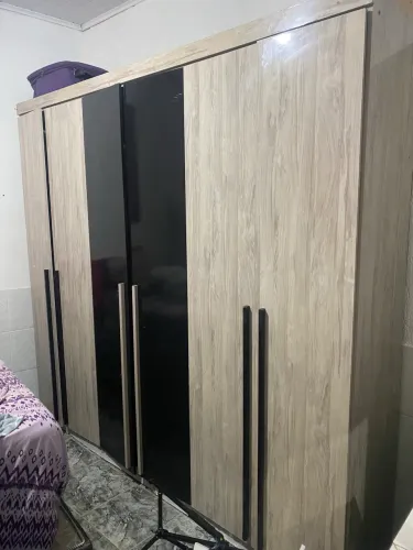 Vendo roupeiro 6 portas