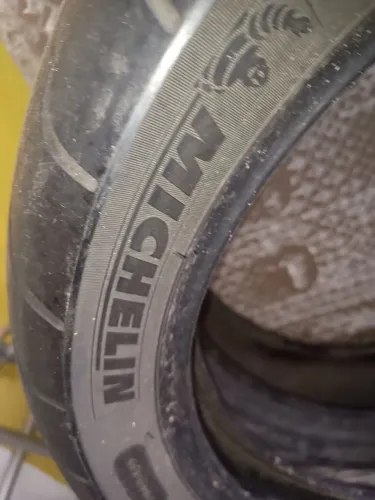 Pneu moto 140/75/17