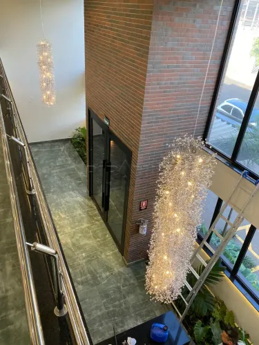 Prédio comercial com 840m², bairro Alto da Boa Vista, Zona Sul de Ribeirão Preto/SP.
