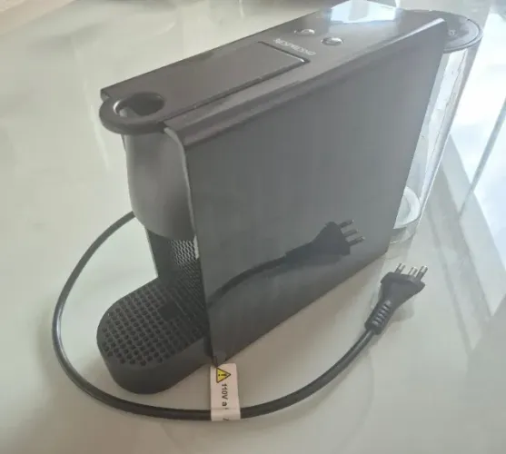 Cafeteira Nespresso Essenza Mini C30
