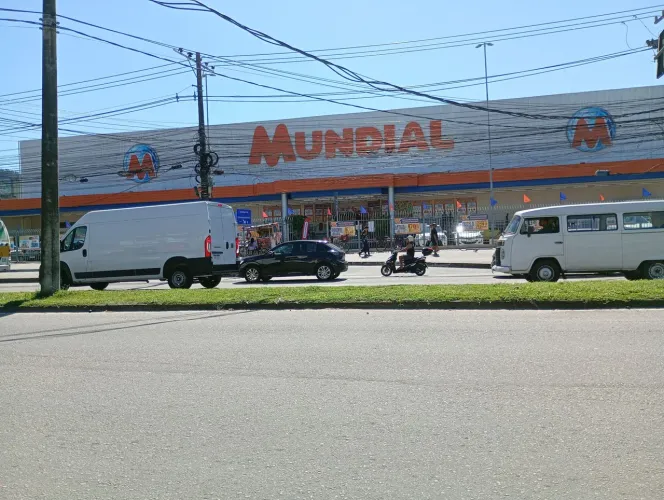 LOJA À VENDA EM CURICICA - EXCELENTE PONTO COMERCIAL!