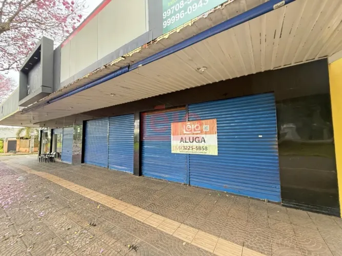Salão comercial para alugar em Maringá, no Parque Hortência, com 250 m² de área, 2 banheir