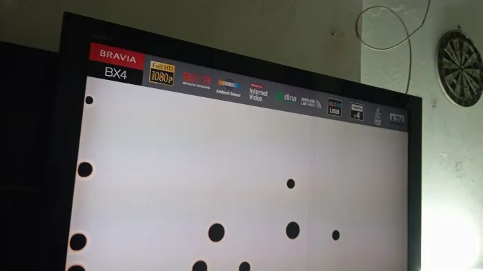Vendo um TV Samsung estar fosonando só tenho umas mancha nele 