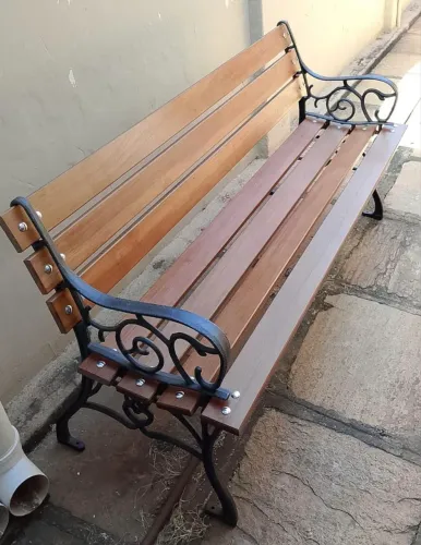 Banco de jardim madeira Ipê