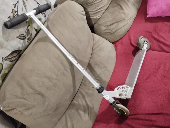 Patinete de alumínio perfeitamente 