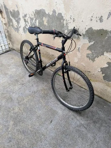 Bicicleta aro 26 com marcha tudo funcionando certinho