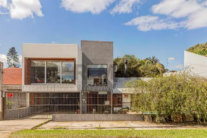 Casa no Laranjal | 3 Dormitórios | Piscina | 262m² | Figueira Exclusiva