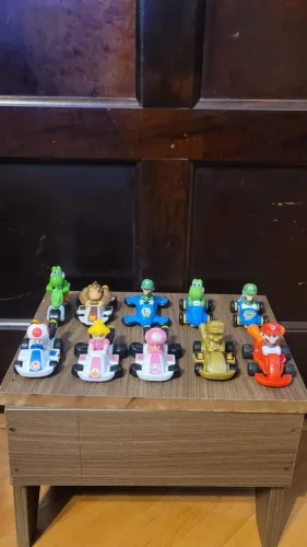 Vendo lote Miniaturas do Mario Kart 