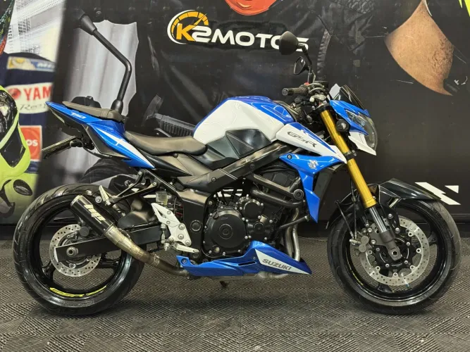 Suzuki GSR 750 ZA 2016 * 4 cilindros * C/ Acessórios