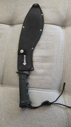 Faca Tática Kukri Invictus com Bainha de Nylon - Semi-nova / Perfeito Estado