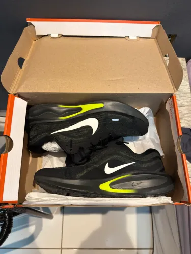 Tênis Nike Journey Run 43