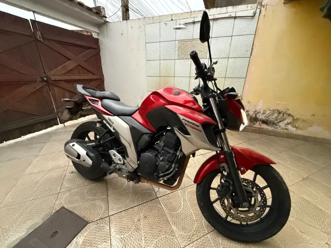Fazer 250cc - 2020 - 42.000km - doc: Ok - pneus Novos!