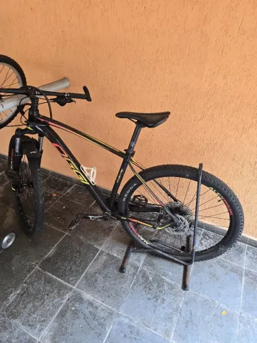 Vendo Bike Oggi 7.2 baixou 2000 aro 29, quadro 19