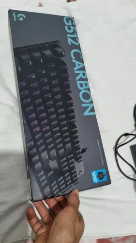 Teclado Mecânico Gamer Logitech G512 Carbon com Layout ABNT2