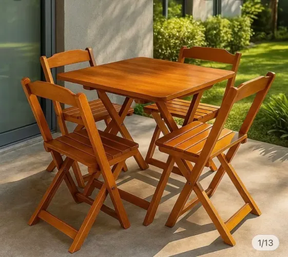 Jogo de mesa e quatro cadeiras
