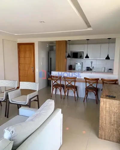 Excelente cobertura à venda, zona sul da cidades de Ilhéus, BA. A poucos metros da praia,