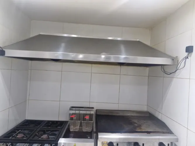 Passo hamburgueria com cozinha industrial