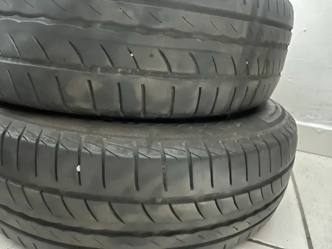 2 Pneus Pirelli Cintauro P1 175/70 R14