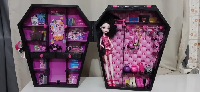 Closet Boneca Draculaura Monster High