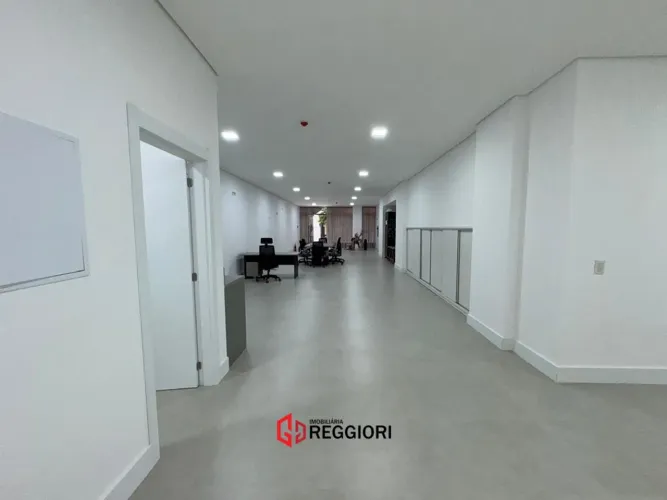 SALA COMERCIAL TERREA 146m² CENTRO DE BC