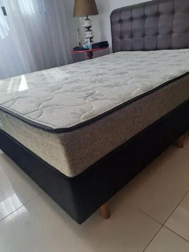 Box para cama casal em Veludo preto