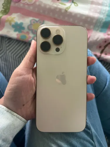 Apple iPhone 16 Pro Max (256 GB) - Titânio-deserto