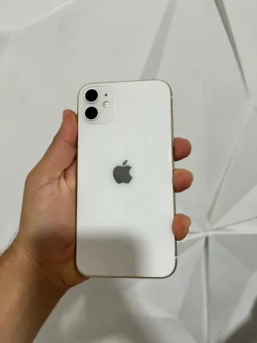 iPhone 11 64GB - Impecável (Placa Queimada / Para Retirada de Peças)