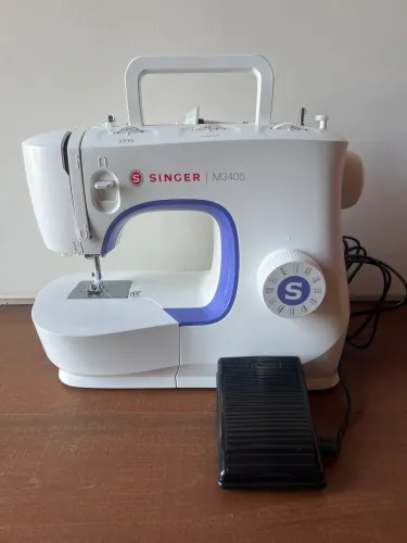 Maquina de costura Singer M3405 Semi nova 