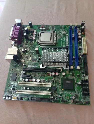 Vendo placa mãe funcionando perfeitamente aceito proposta 
