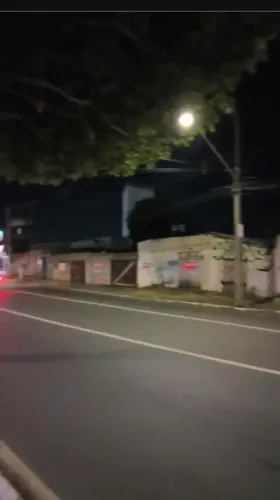 23 metros de frente pra Av Rio Verde