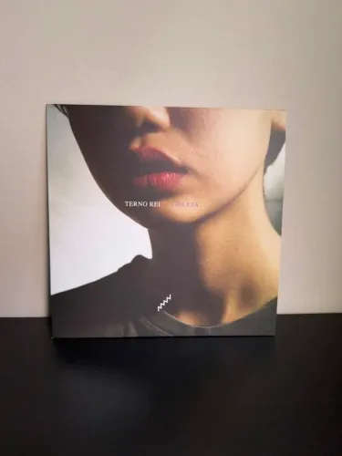 Vinil violeta terno rei