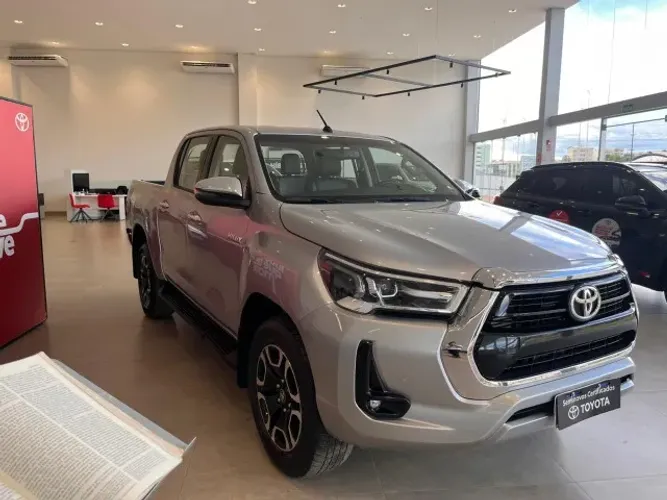 Toyota Hilux CD SRV 4X4 2.8 TDI Diesel Aut. 2025