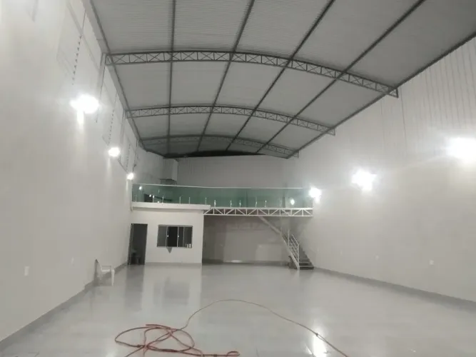 Loja / Galpão Comercial - Av. Aristides Campos - Cachoeiro