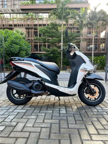 YAMAHA FLUO 125 modelo 2023