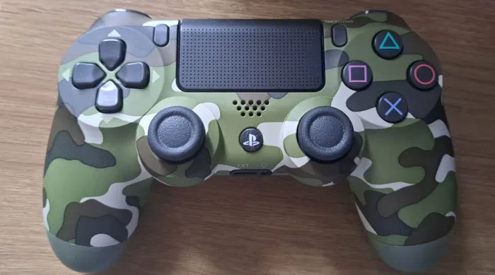 Controle ps4 pouco usado (leia a descrição)