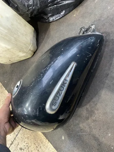 Tanque suzuki intrunder 