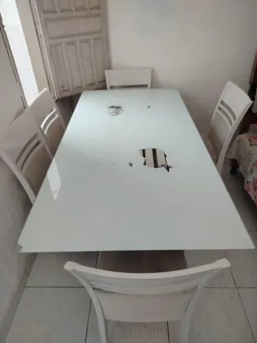 Mesa com 6 cadeiras