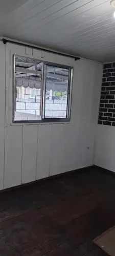 Alugo casa 1 quarto incluso água e luz