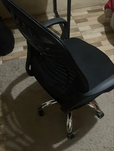 Cadeira Escritório Ergonômica Encosto Tela Mesh Giratória Preta