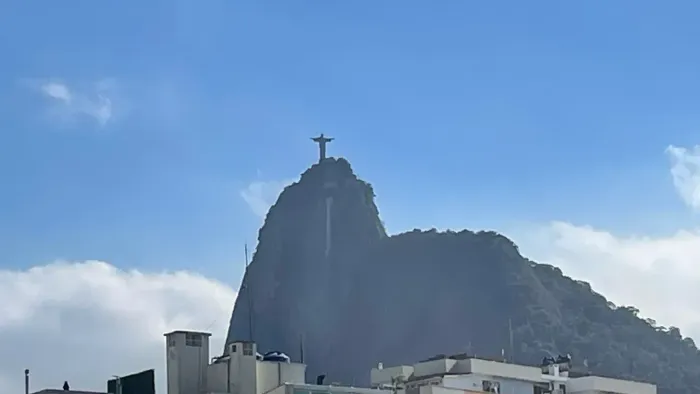 Apartamento para aluguel tem 80 metros quadrados com 2 quartos