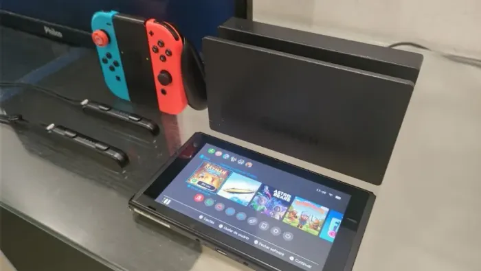 Nintendo Switch V2 Bloqueado + jogos digitais + Dock + Suporte de Controle + Fonte orig