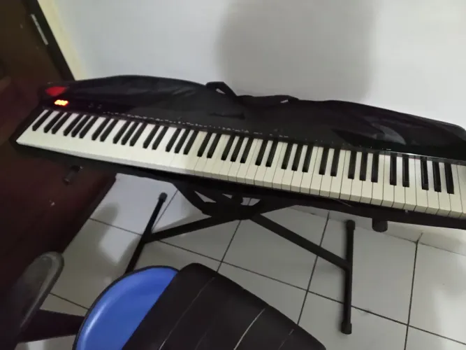 Piano digital 88 teclas konix
